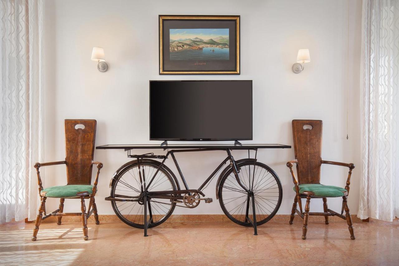 Villa Francesca-Grande Appartamento In Riva Al Lago Brenzone sul Garda Buitenkant foto